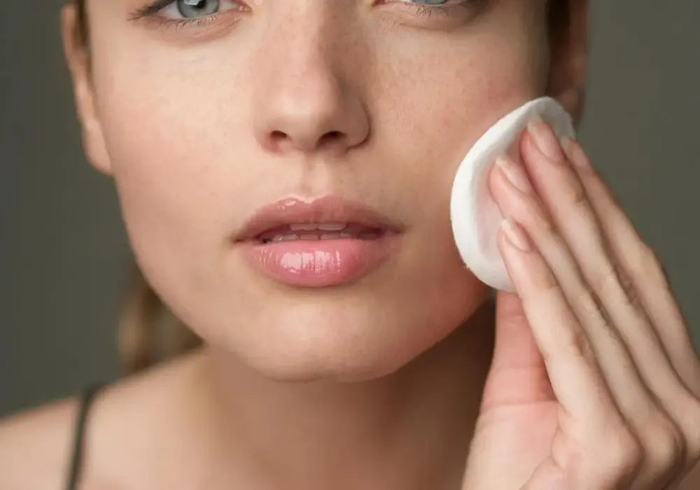 Retinal – szybszy niż retinol? Jak działa i dla kogo jest?