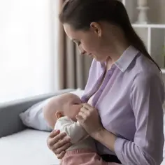 Czy lekarz musi badać, aby wydać zaświadczenie o karmieniu piersią?