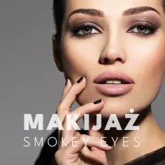 Kobieta z perfekcyjnym makijażem smokey eye, podkreślonymi ustami i czarnymi paznokciami.